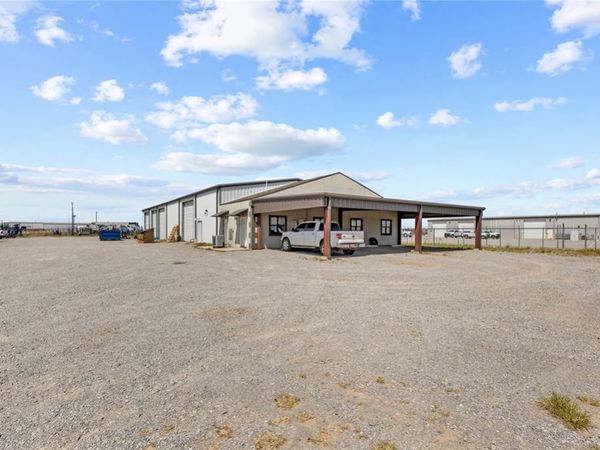 1450 E Loomis Road, Weatherford, OK 73096