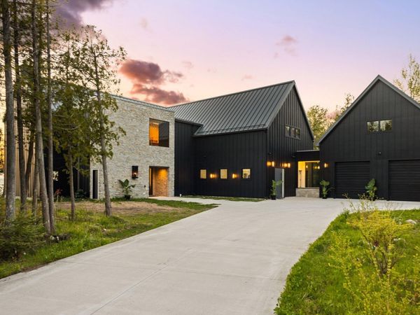 9371 Onominese Trail N, Northport, MI 49670