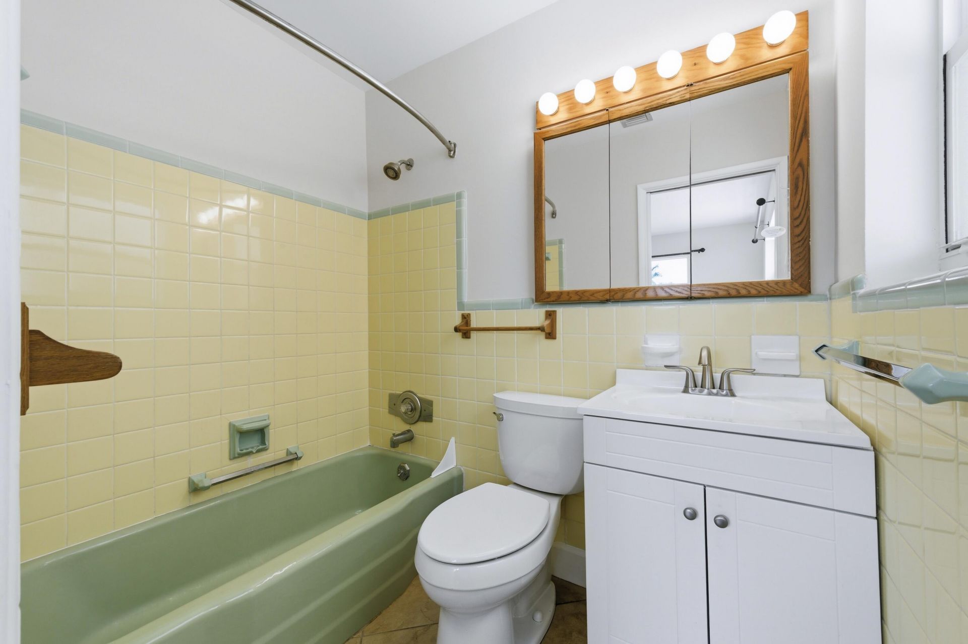 1452 Crest Drive, Lake Worth, FL 33461 Photo