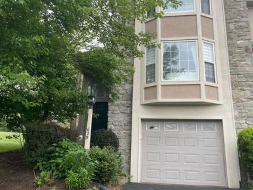 629 Royal View Drive, Lancaster, PA 17601 Main Photo
