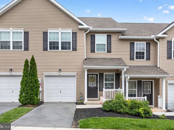 2271 RISING HILL ROAD, WHITEHALL, PA 18052