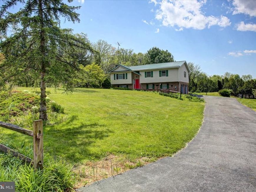 848 Carey Drive, Chambersburg, PA 17202 Main Photo