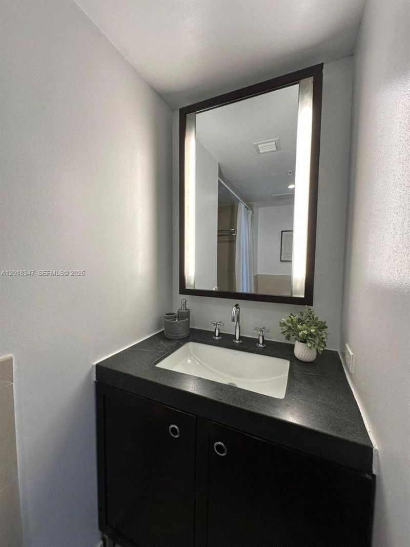 17315 Collins Ave, Unit 2006, Sunny Isles Beach, FL 33160 Photo