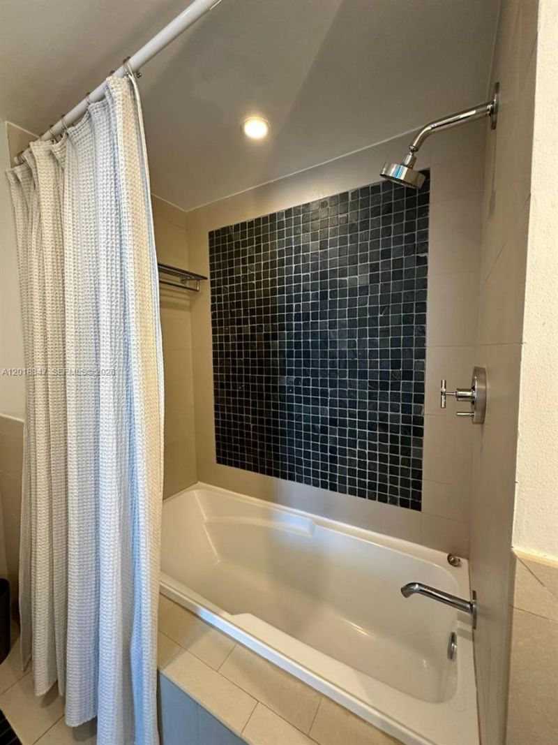 17315 Collins Ave, Unit 2006, Sunny Isles Beach, FL 33160 Photo