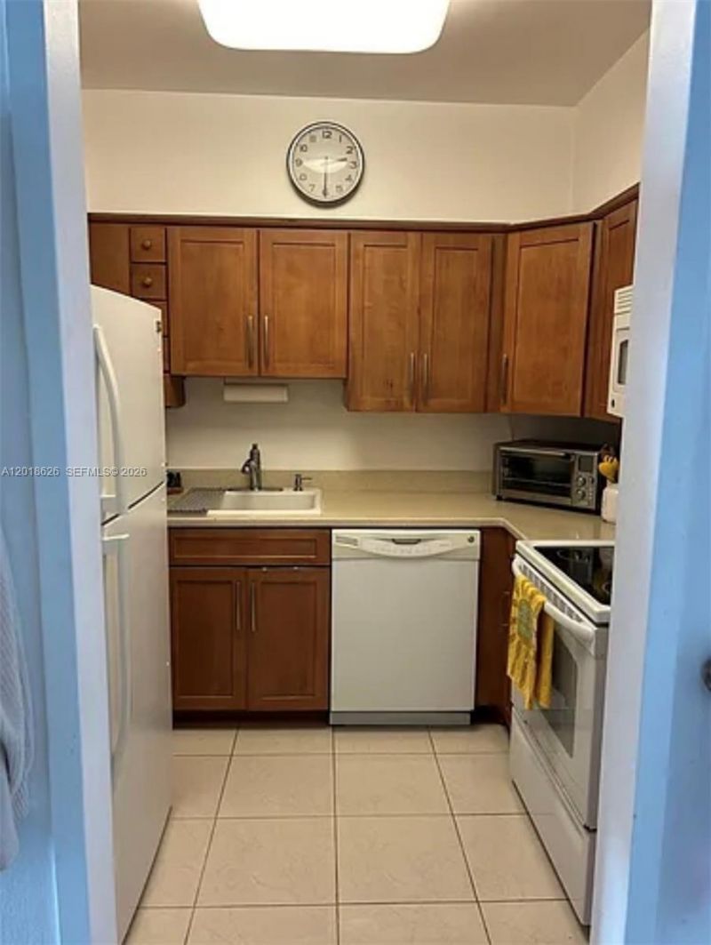 7441 Wayne Ave, Unit 14D, Miami Beach, FL 33141 Photo