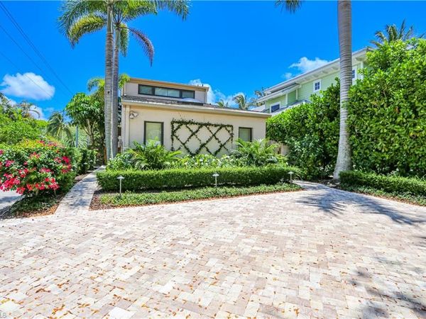 550 3rd AVE N, NAPLES, FL 34102