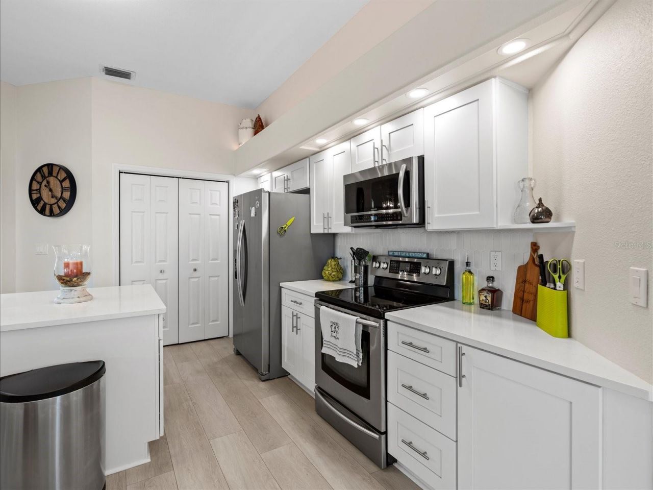 9182 Tarleton Circle , Weeki Wachee, FL 34613 Photo
