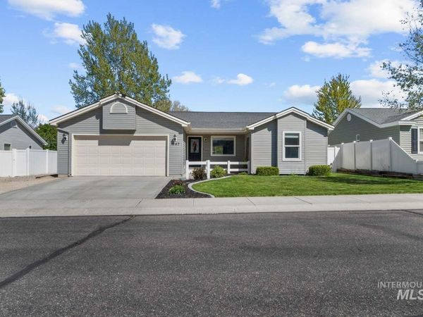 1547 Saddler St, Twin Falls, ID 83301