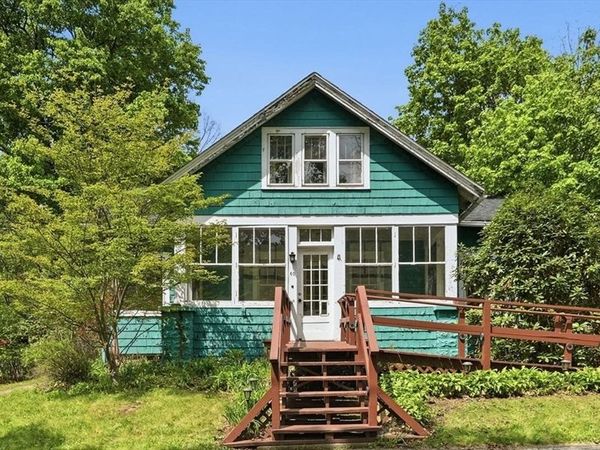 60 Spaulding St, Amherst, MA 01002