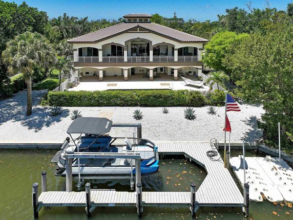 1066 Bailey Rd, Sanibel, FL 33957