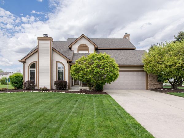 1324 Darlington Circle, Saline, MI 48176