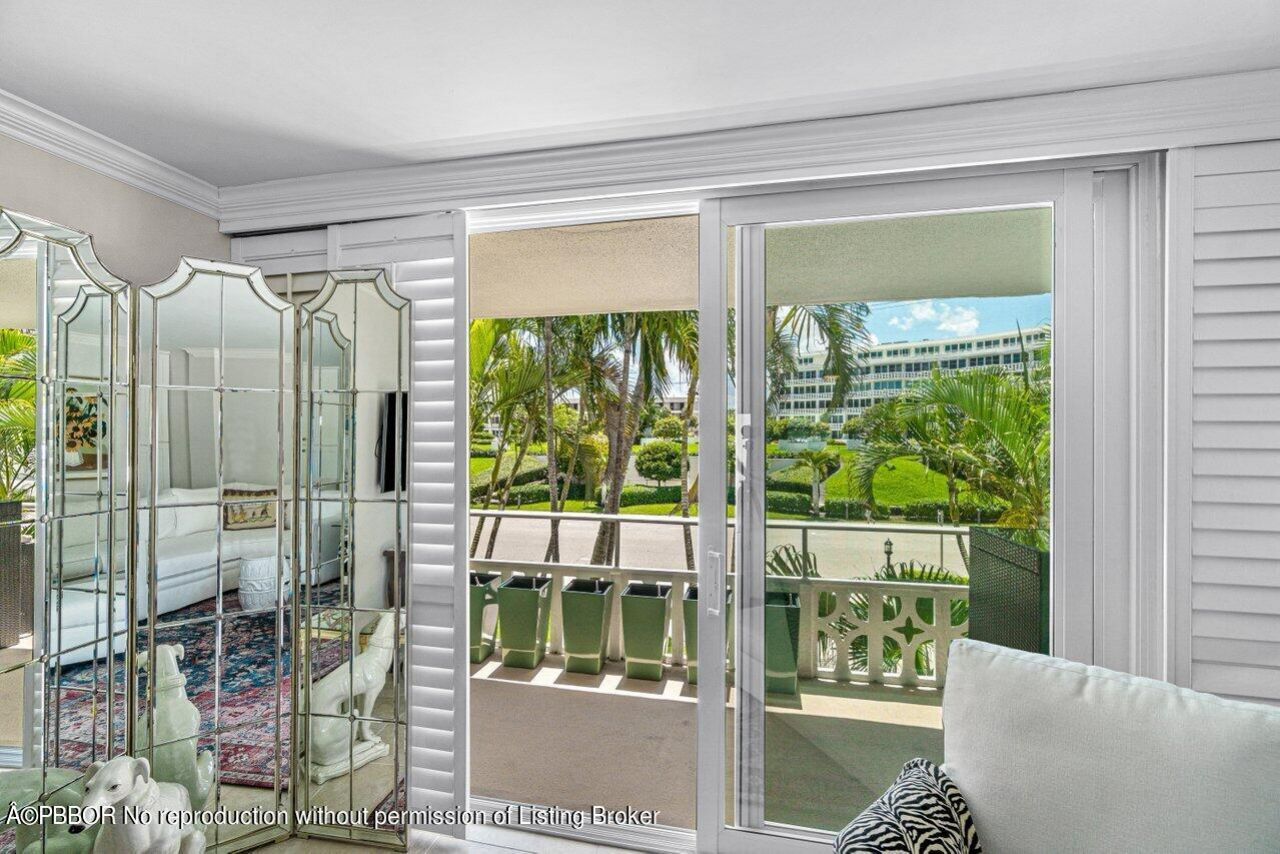 139 Sunrise Avenue, Unit 204, Palm Beach, FL 33480 Photo