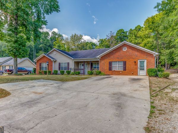 3706 Bouldercrest Road, Ellenwood, GA 30294