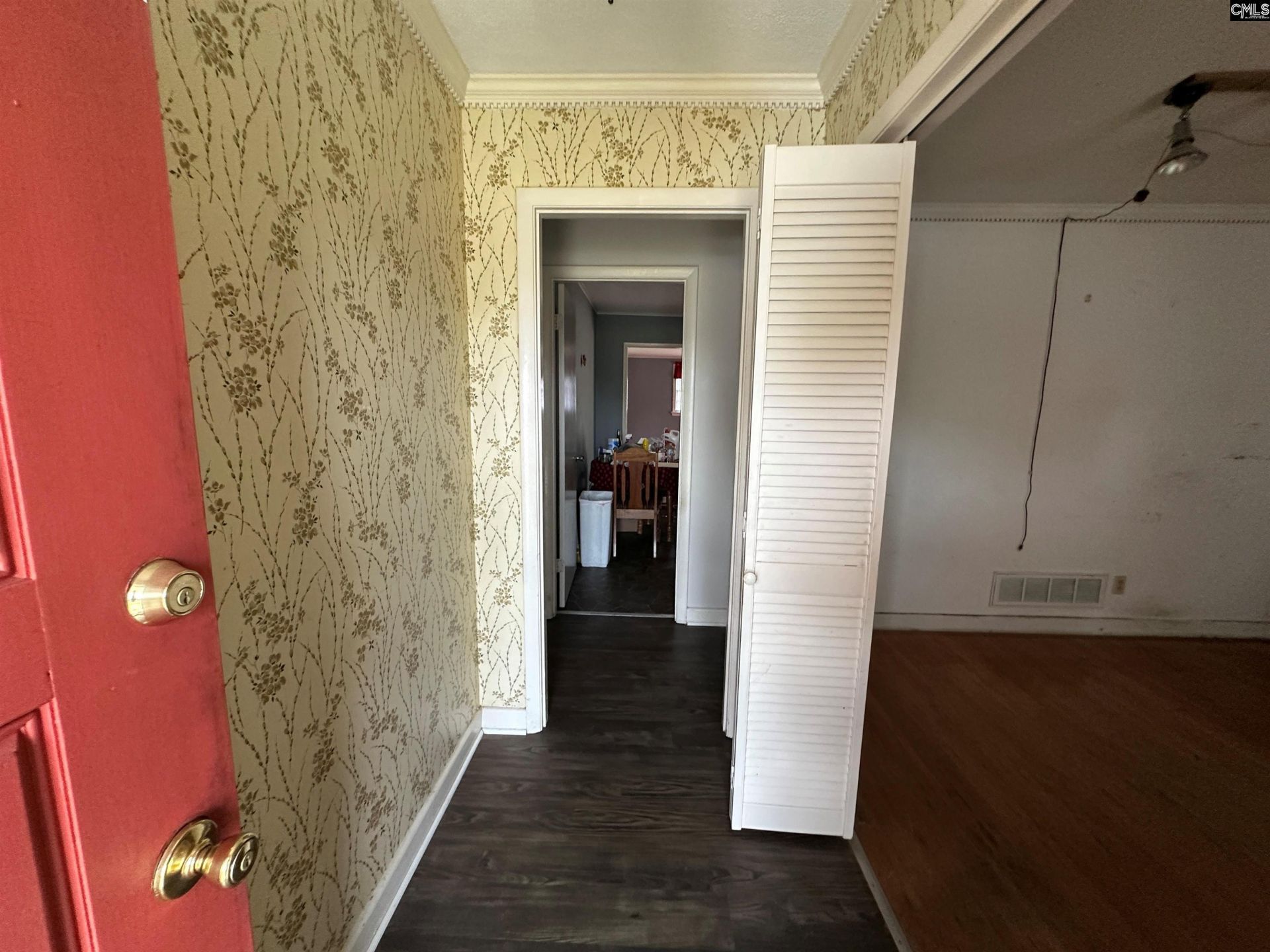 1703 Alba Drive  Photo 5
