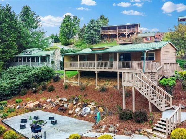 489 Buttons Lane , Sparta, NC 28675