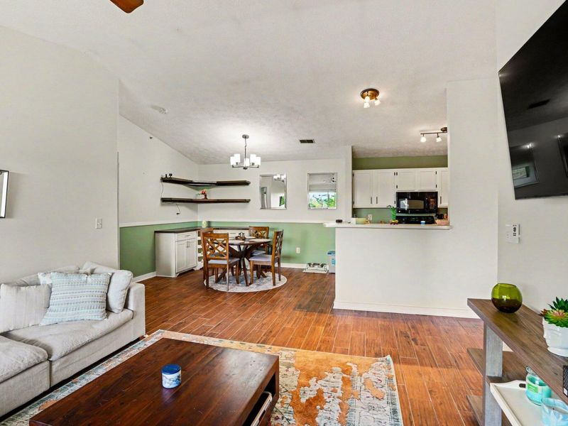 440 Lakeview Drive, Unit 12, Newport, KY 41071 Photo 4