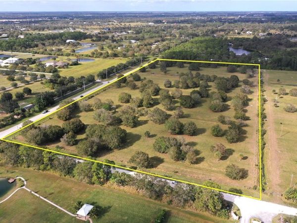 6590 5th Street SW, Vero Beach, FL 32968