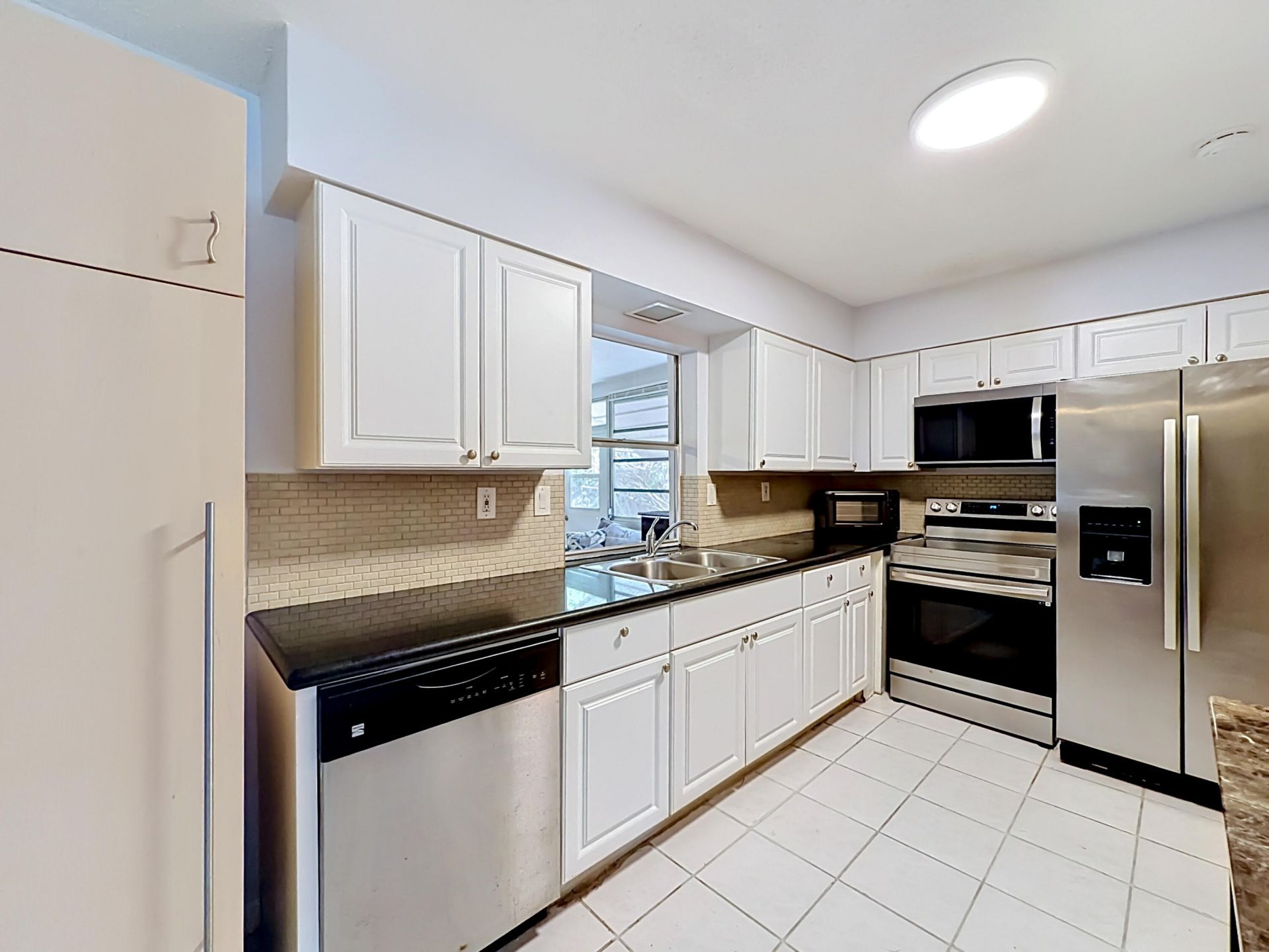 7210 NW 77th Street, Tamarac, FL 33321 Photo