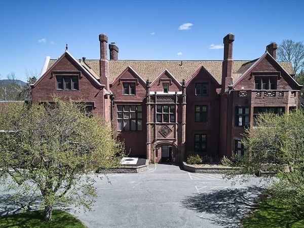 349 Old Stockbridge Rd, Lenox, MA 01240