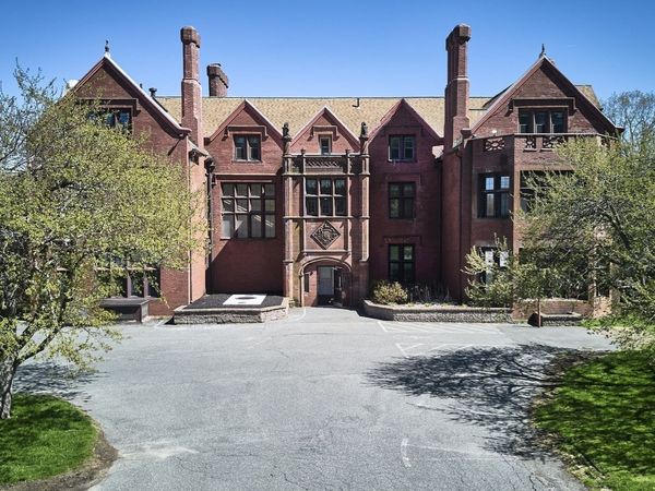 349 Old Stockbridge Rd, Lenox, MA 01240