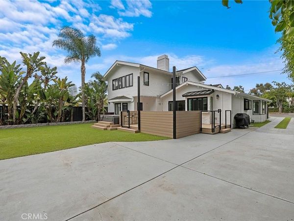 252 E 19th Street, Costa Mesa, CA 92627