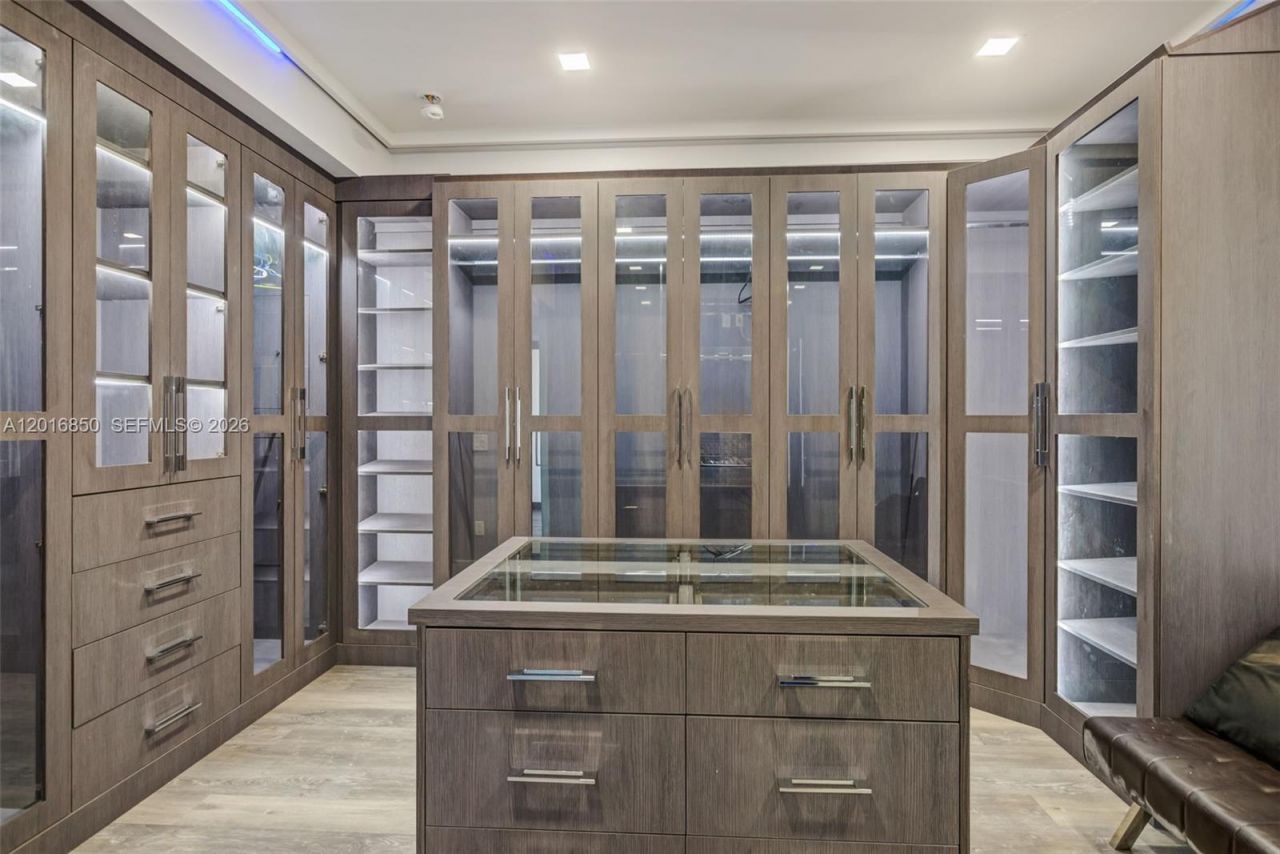 18101 NW 85th Ave, Hialeah, FL 33015 Photo