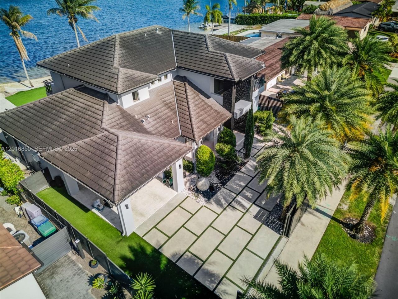 18101 NW 85th Ave, Hialeah, FL 33015 Photo