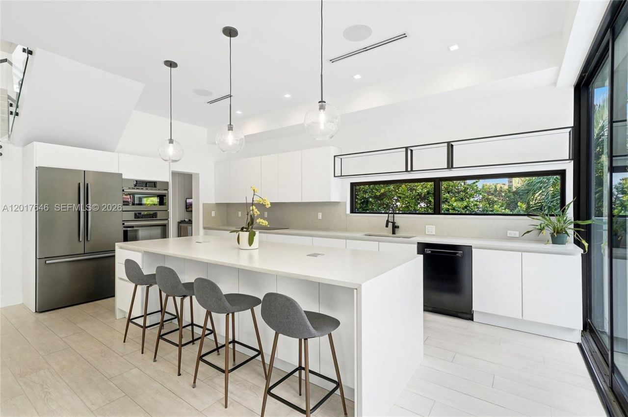 1311 Bay Dr , Miami Beach, FL 33141 Photo