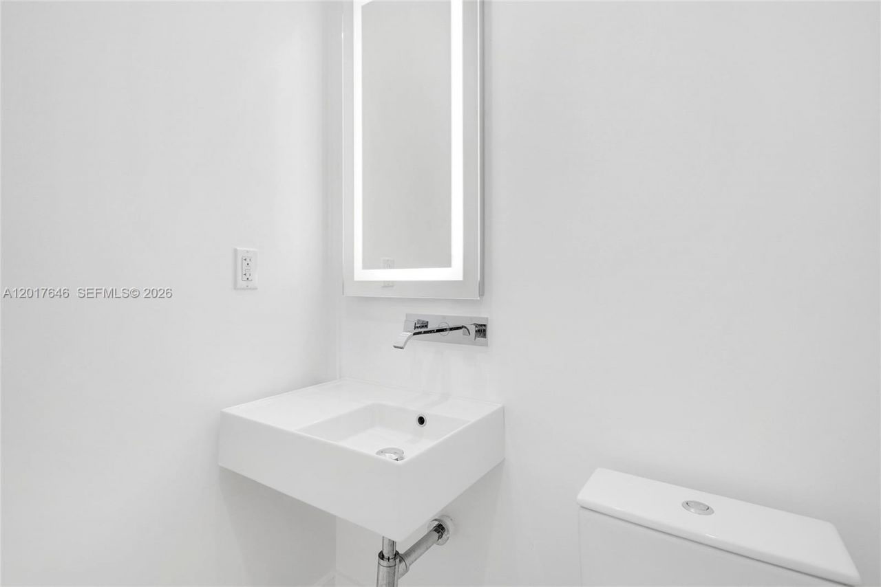 1311 Bay Dr , Miami Beach, FL 33141 Photo