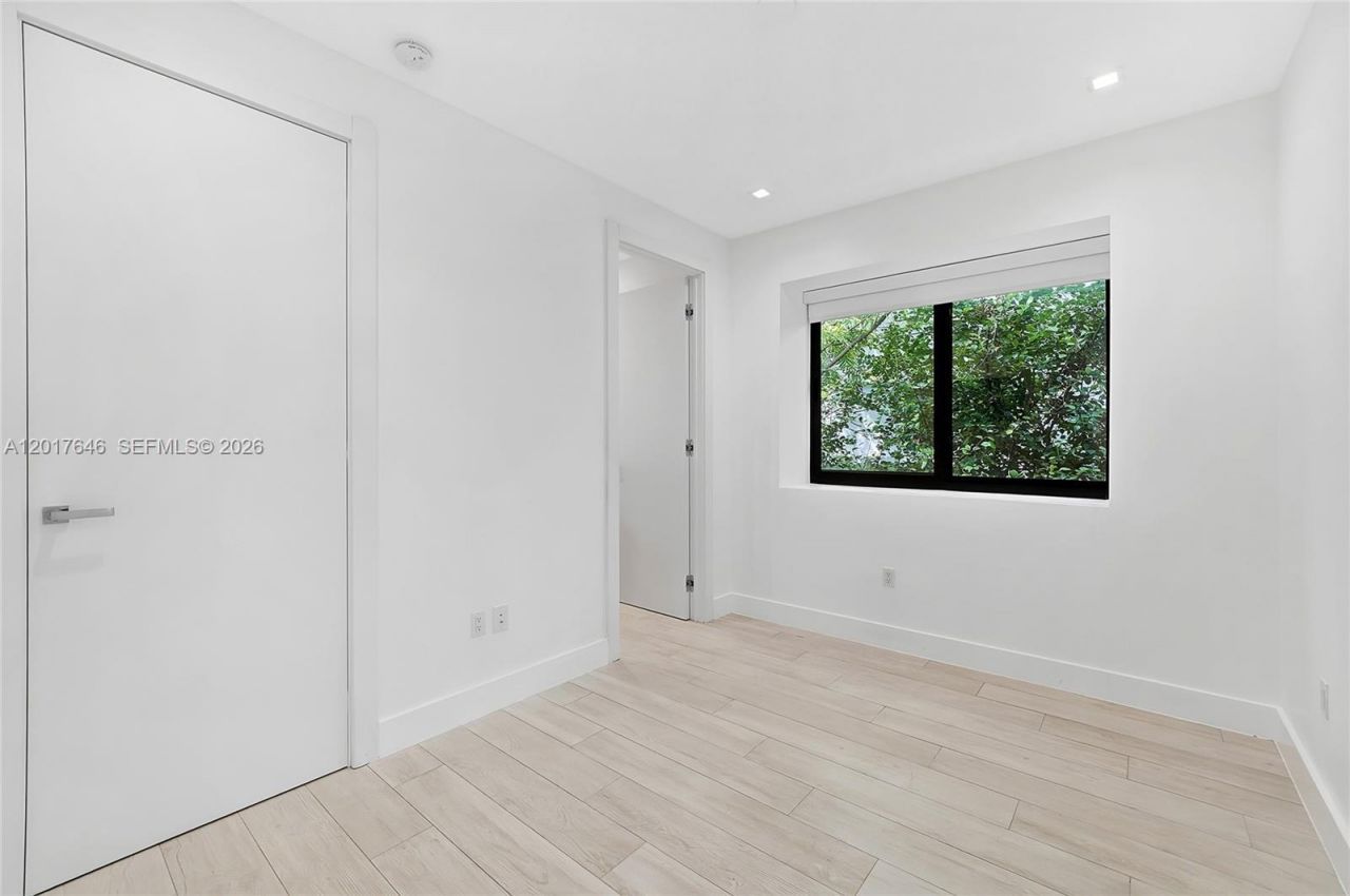 1311 Bay Dr , Miami Beach, FL 33141 Photo