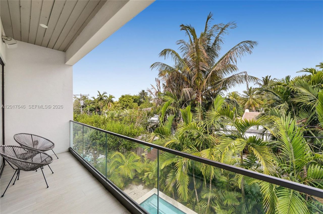 1311 Bay Dr , Miami Beach, FL 33141 Photo