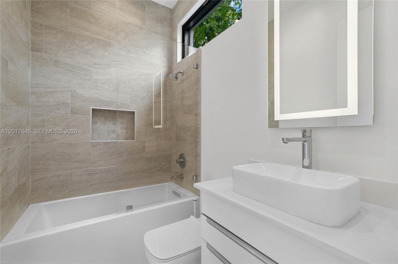 1311 Bay Dr , Miami Beach, FL 33141 Photo