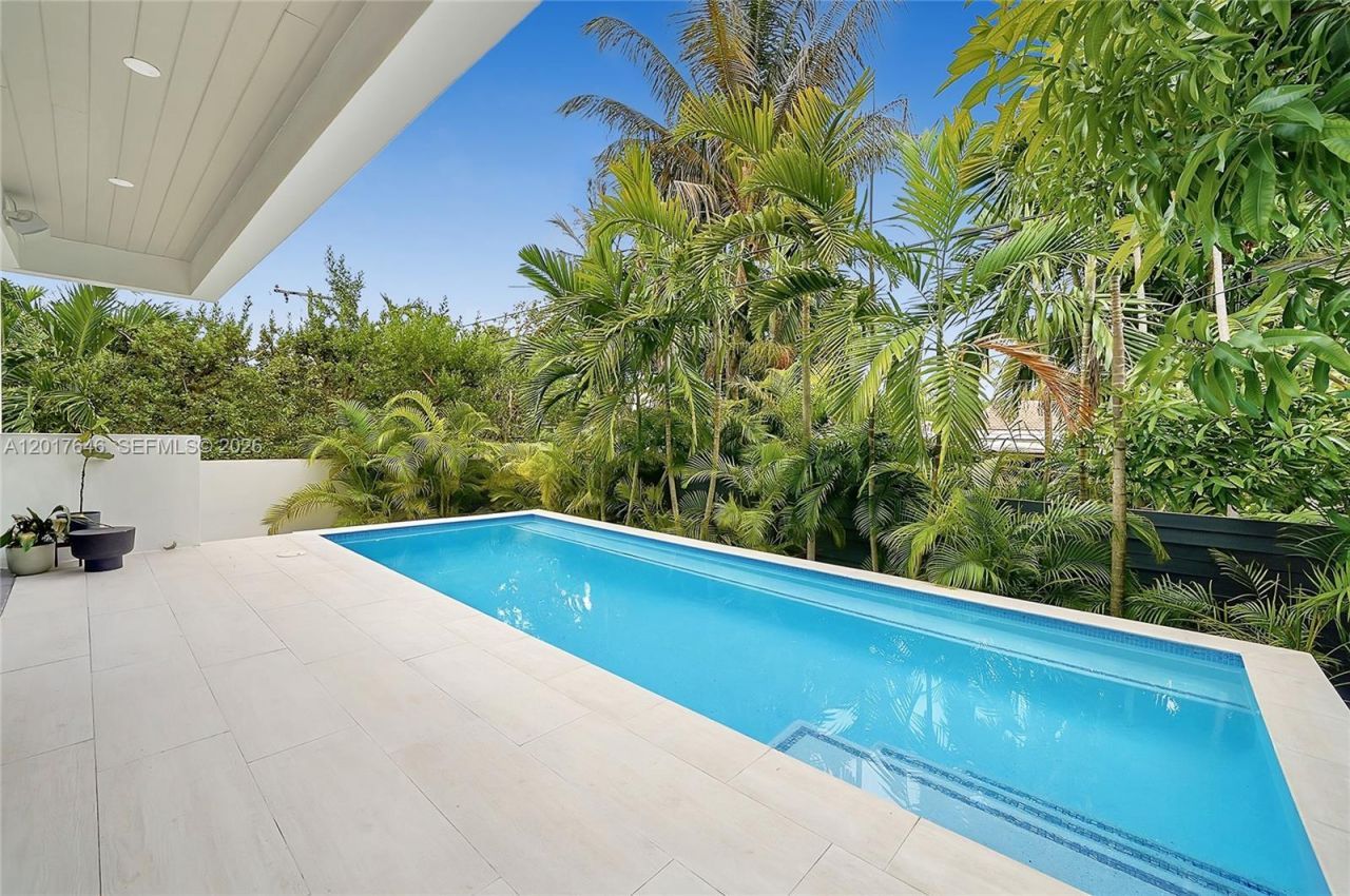 1311 Bay Dr , Miami Beach, FL 33141 Photo