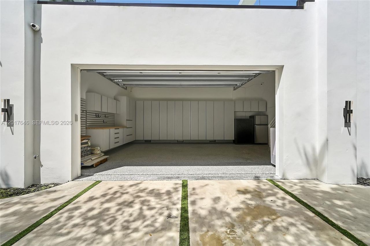 1311 Bay Dr , Miami Beach, FL 33141 Photo