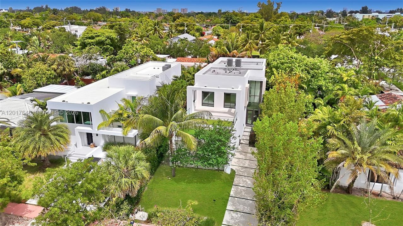 1311 Bay Dr , Miami Beach, FL 33141 Photo