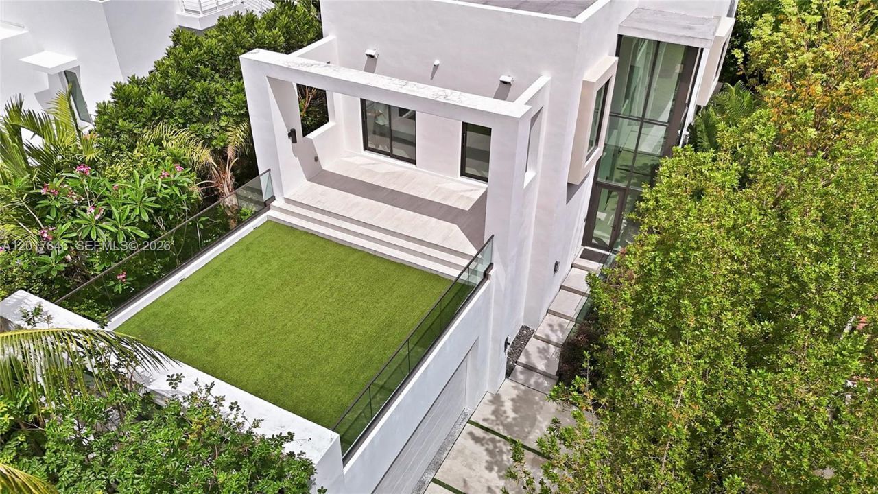 1311 Bay Dr , Miami Beach, FL 33141 Photo