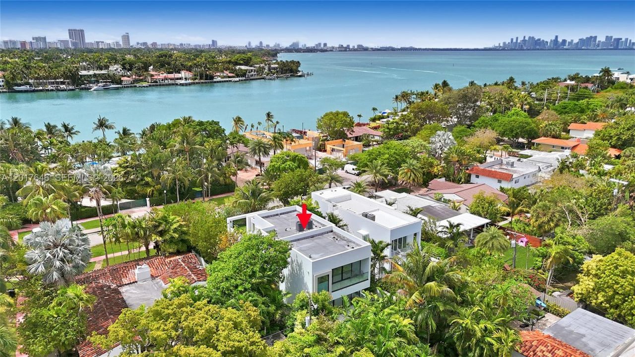 1311 Bay Dr , Miami Beach, FL 33141 Photo