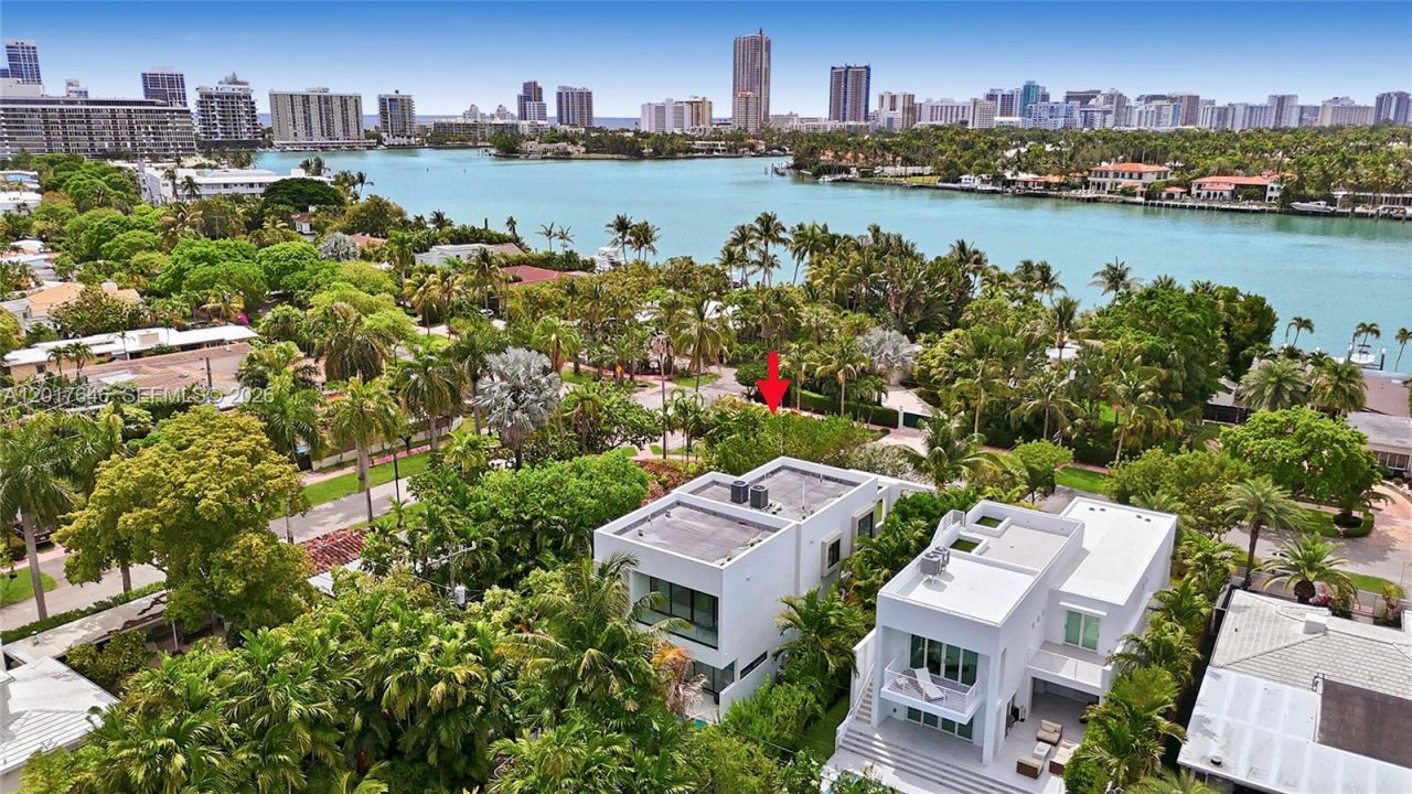 1311 Bay Dr , Miami Beach, FL 33141 Photo