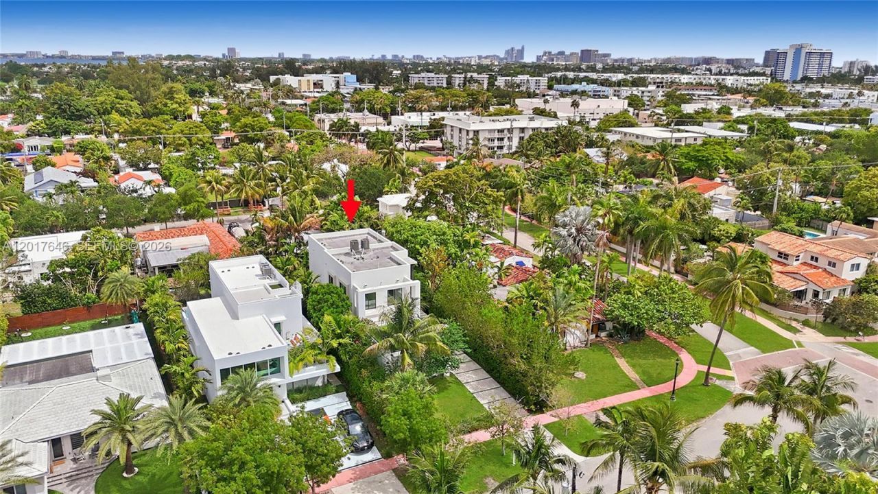 1311 Bay Dr , Miami Beach, FL 33141 Photo