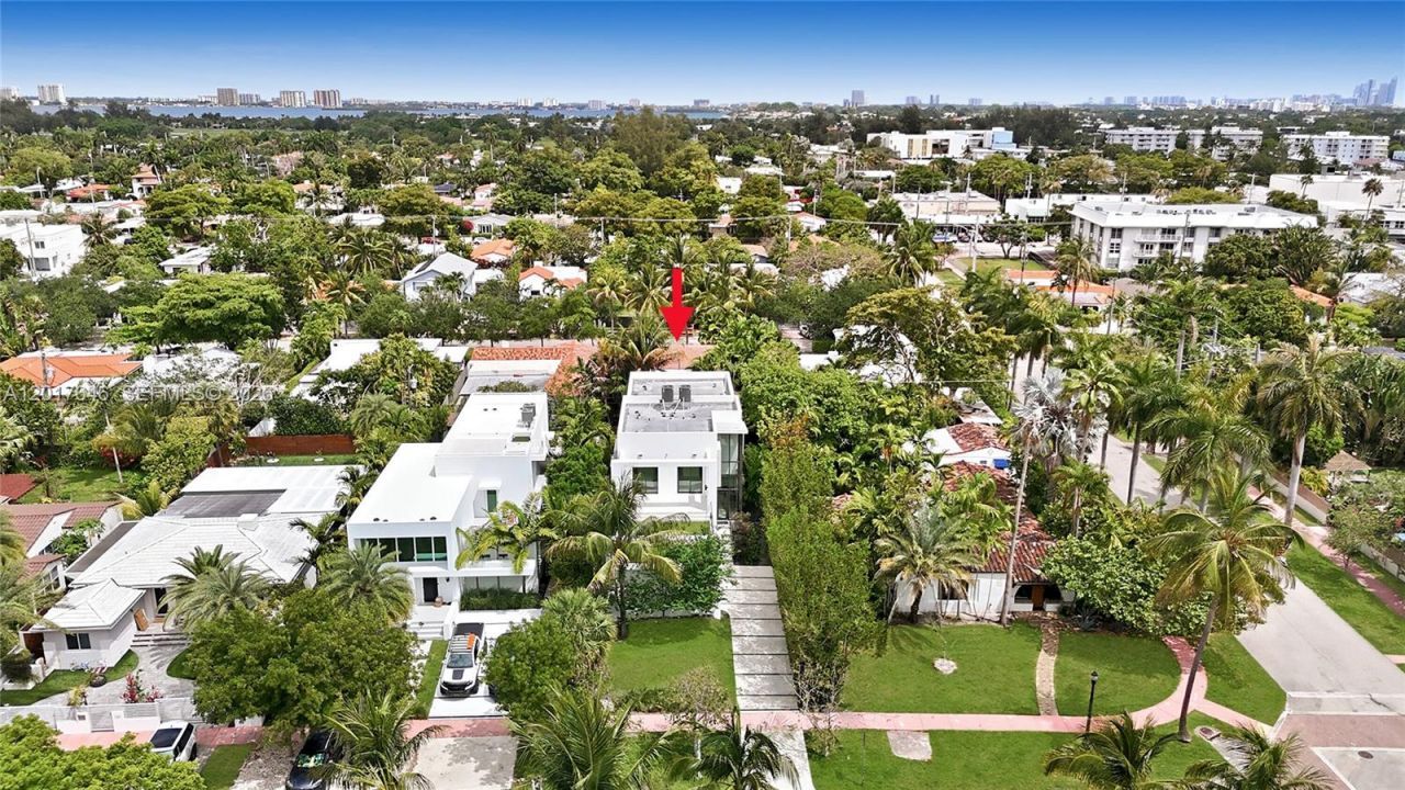 1311 Bay Dr , Miami Beach, FL 33141 Photo