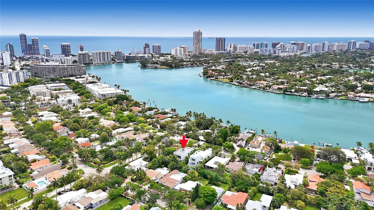 1311 Bay Dr , Miami Beach, FL 33141 Photo
