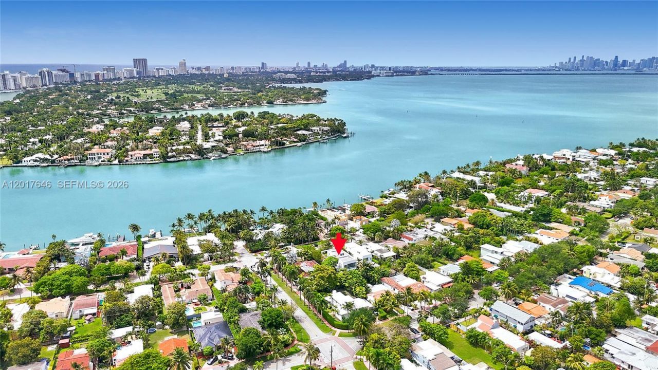 1311 Bay Dr , Miami Beach, FL 33141 Photo