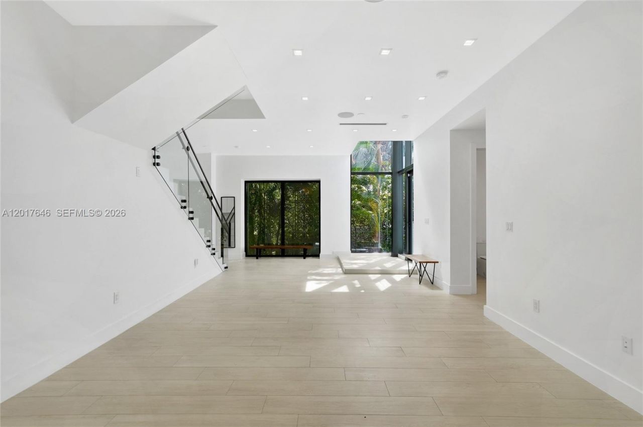 1311 Bay Dr , Miami Beach, FL 33141 Photo