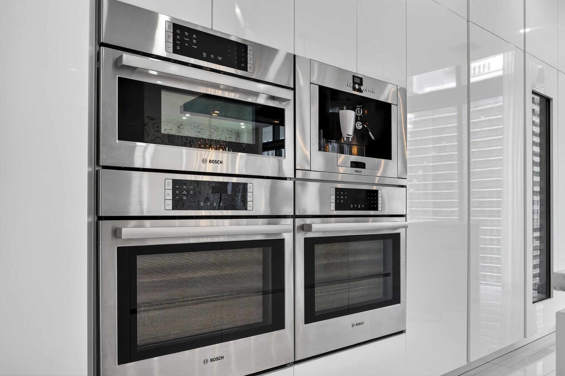 88 SW 7th St, Unit 4202, Miami, FL 33130 Photo
