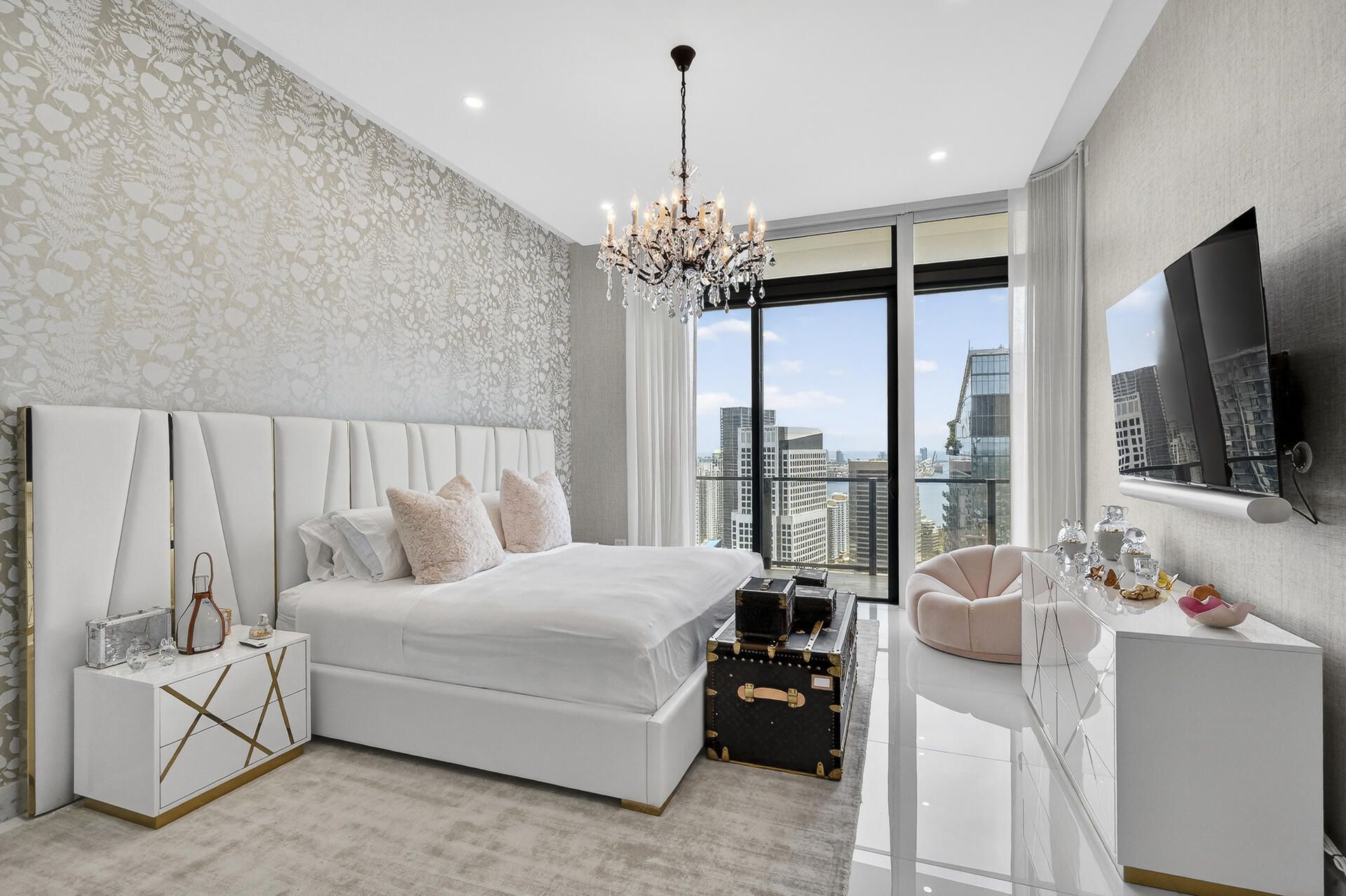 88 SW 7th St, Unit 4202, Miami, FL 33130 Photo