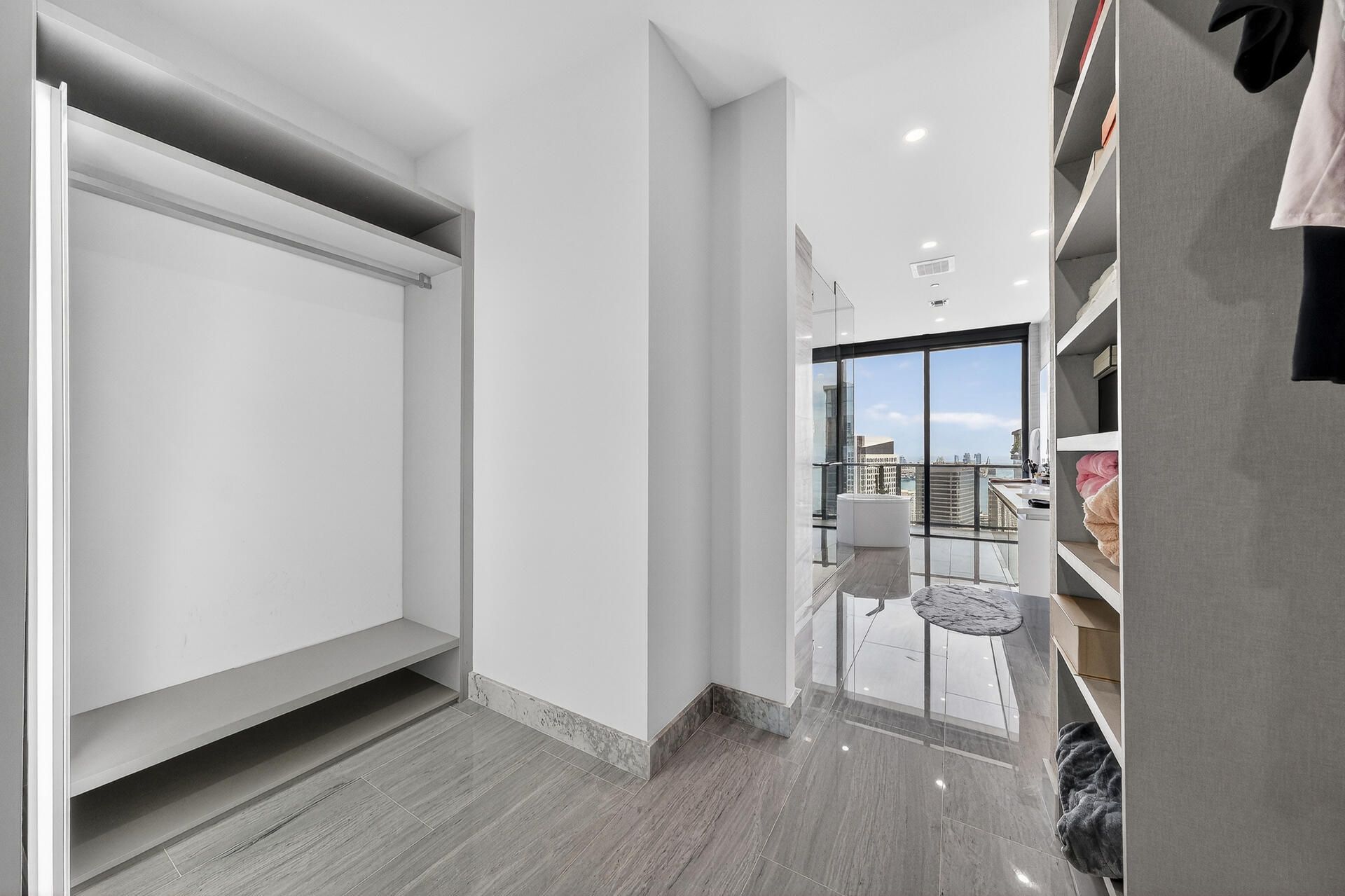 88 SW 7th St, Unit 4202, Miami, FL 33130 Photo