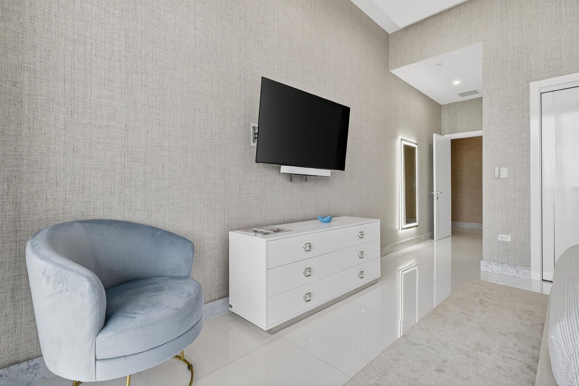 88 SW 7th St, Unit 4202, Miami, FL 33130 Photo
