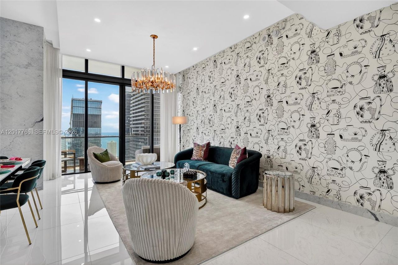 88 SW 7th St, Unit 4202, Miami, FL 33130 Photo