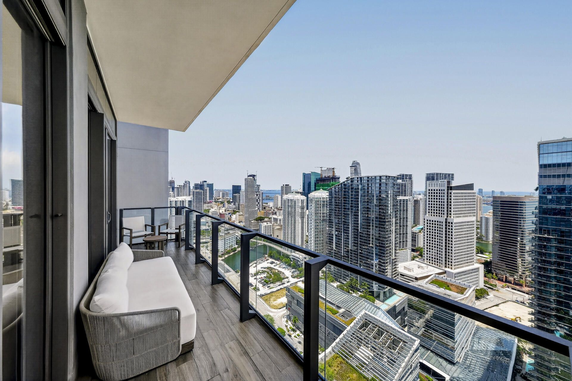 88 SW 7th St, Unit 4202, Miami, FL 33130 Photo