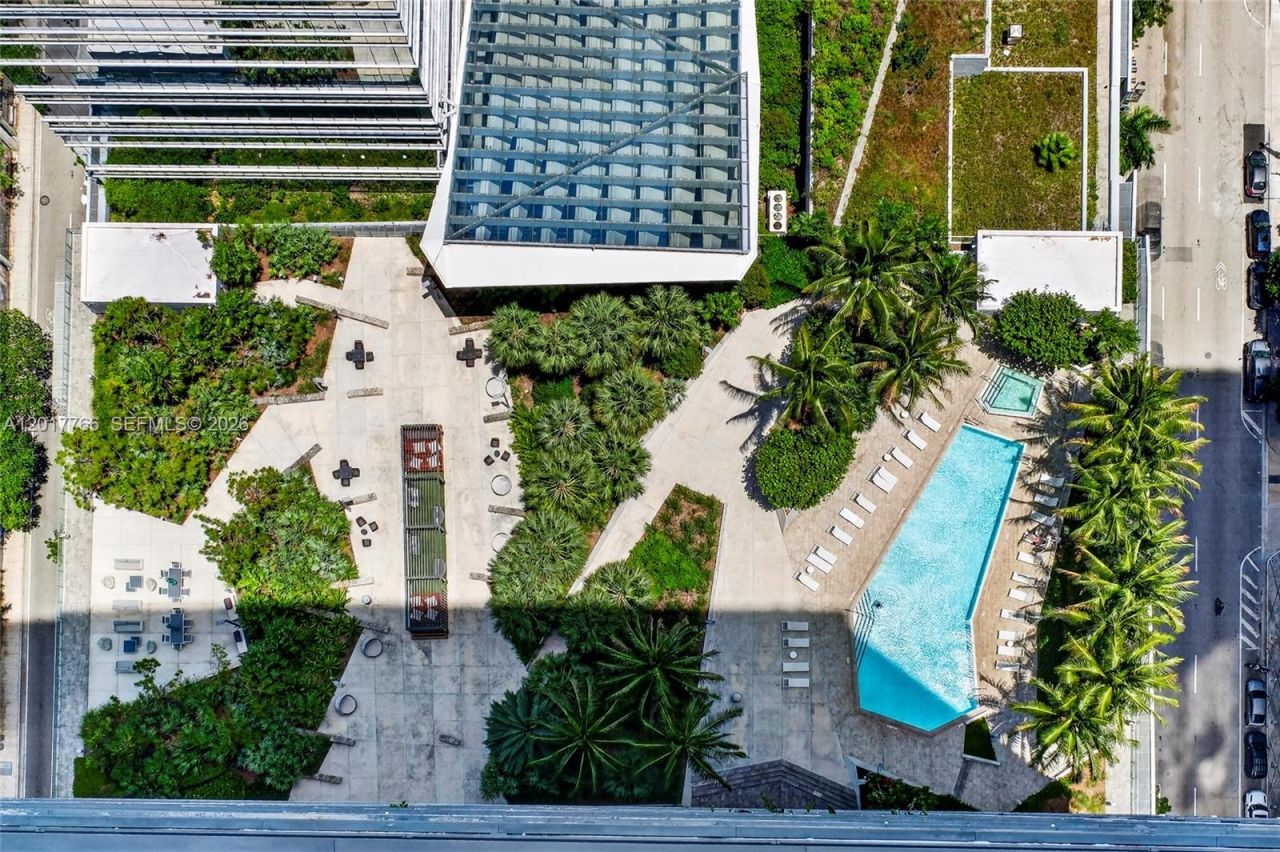 88 SW 7th St, Unit 4202, Miami, FL 33130 Photo